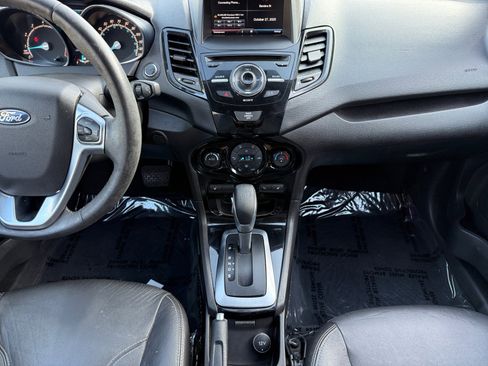Used 2014 Ford Fiesta Titanium image 11