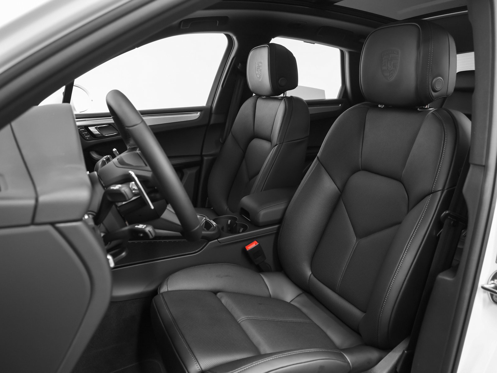 Certified 2026 Porsche Macan AWD/4WD image 49