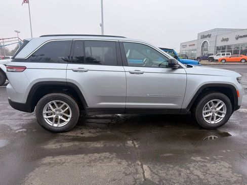 New 2026 Jeep Grand Cherokee Laredo X AWD/4WD image 2