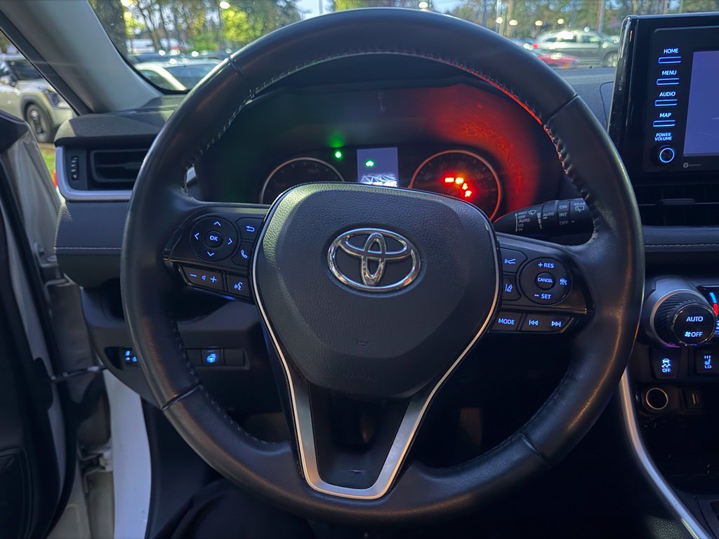 Used 2020 Toyota RAV4 XLE w/ XLE Grade Weather Package AWD/4WD image 12