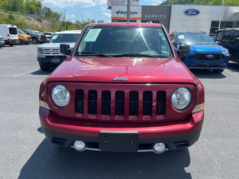 Used 2017 Jeep Patriot High Altitude AWD/4WD image 2