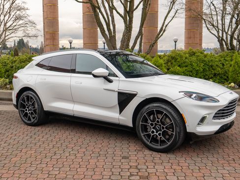 Used 2021 Aston Martin DBX image 50