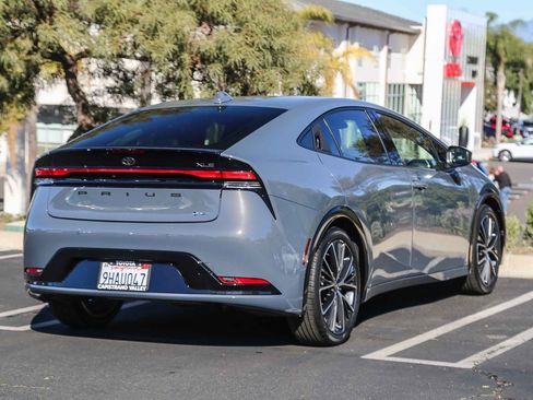 Certified 2023 Toyota Prius XLE image 8