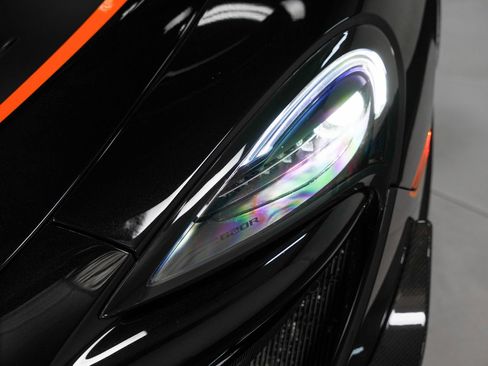 Used 2020 McLaren 620R image 15