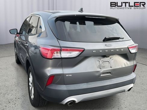 Used 2022 Ford Escape SE FWD image 10