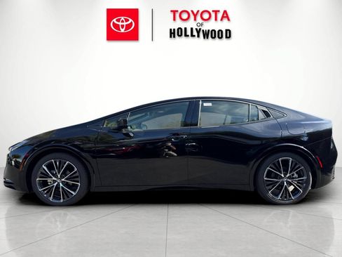 New 2027 Toyota Prius XLE FWD image 9