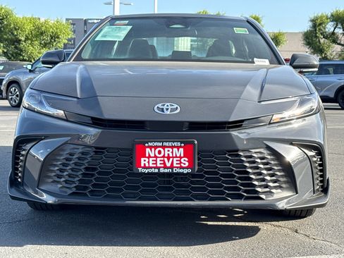 Certified 2025 Toyota Camry SE FWD image 4