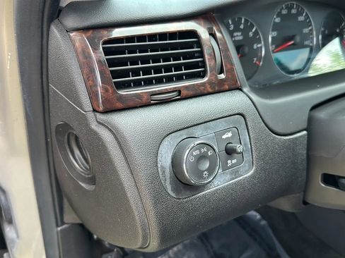 Used 2012 Chevrolet Impala LT FWD image 33