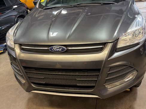 Used 2016 Ford Escape SE w/ Equipment Group 201A image 2