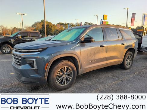 Certified 2024 Chevrolet Traverse LT w/ LPO, Floor Liner Package image 1