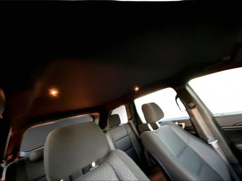 Used 2020 Jeep Grand Cherokee Laredo image 19