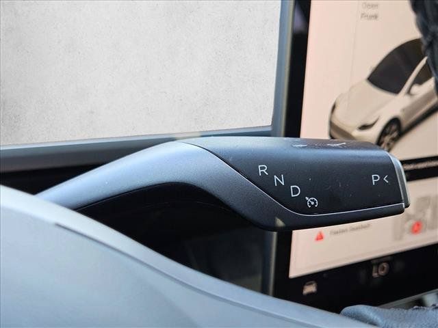 Used 2021 Tesla Model Y Long Range AWD/4WD image 12