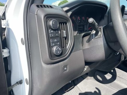 Used 2024 Chevrolet Silverado 1500 Custom Trail Boss AWD/4WD image 29