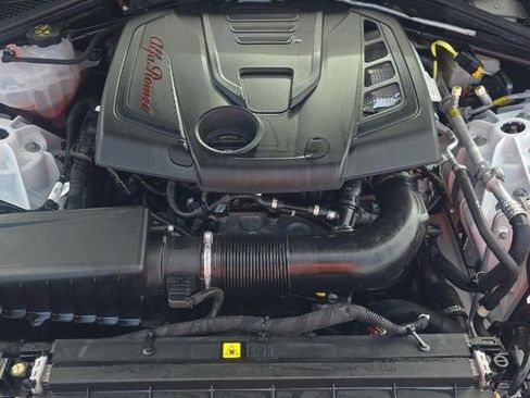 Used 2024 Alfa Romeo Giulia Veloce image 15