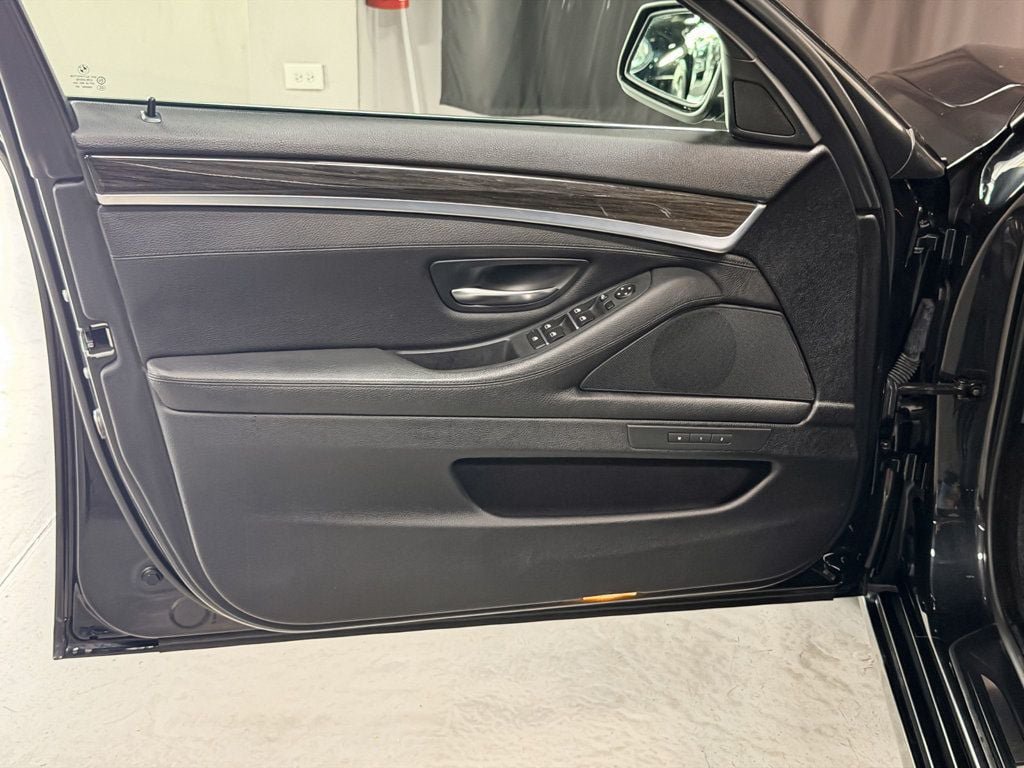 Used 2012 BMW 528i xDrive Sedan AWD/4WD image 21
