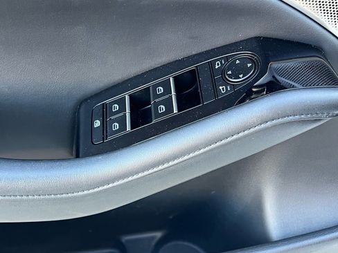 Used 2024 MAZDA MAZDA3 Hatchback w/Premium Plus Pkg image 25