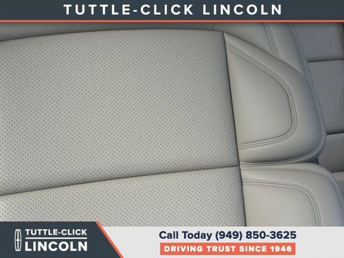 New 2026 Lincoln Navigator Reserve AWD/4WD image 16