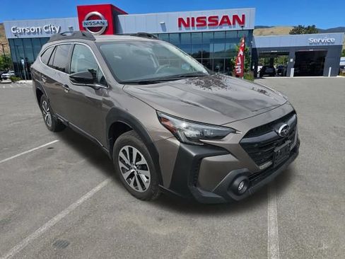 Used 2024 Subaru Outback Premium AWD/4WD image 5