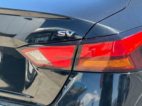 Used 2022 Nissan Altima 2.5 SV FWD image 5