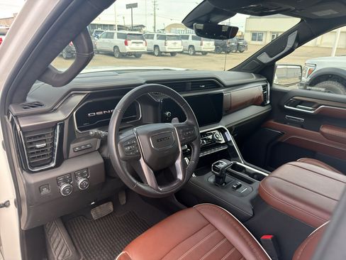 Used 2023 GMC Sierra 1500 Denali Ultimate AWD/4WD image 12