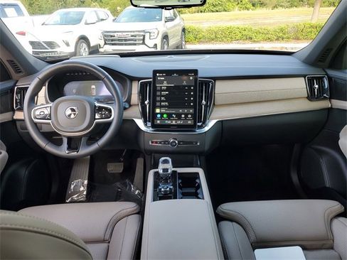 Used 2025 Volvo XC90 B6 Ultra w/ Protection Package Premier image 11