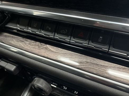 Used 2024 Chevrolet Silverado 2500 LTZ w/ LTZ Plus Package image 29