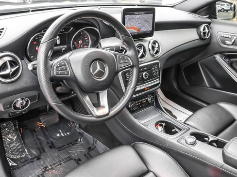Used 2018 Mercedes-Benz GLA 250 4MATIC image 3