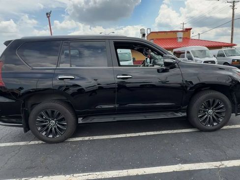Used 2022 Lexus GX 460 Premium w/ Accessory Package AWD/4WD image 9