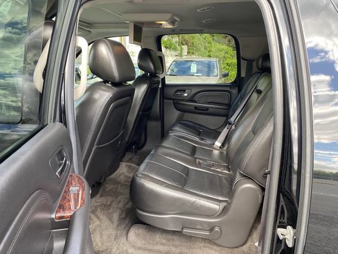 Used 2009 GMC Yukon XL Denali AWD/4WD image 15