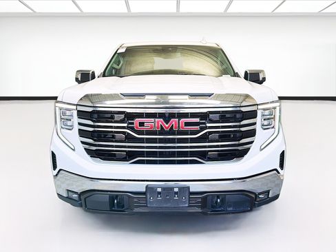 Used 2025 GMC Sierra 1500 SLT RWD image 2