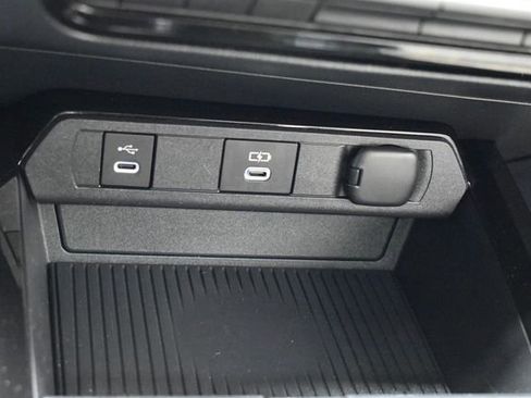 Used 2024 Toyota Prius XLE AWD/4WD image 23