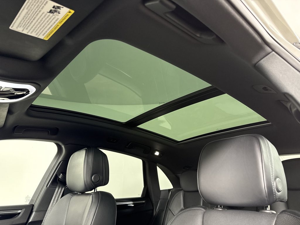 Certified 2025 Porsche Macan S AWD/4WD image 42