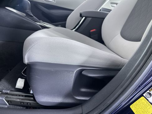 Used 2021 Toyota Corolla LE image 13