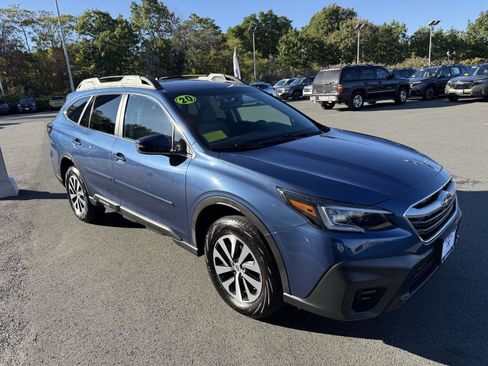 Used 2020 Subaru Outback Premium image 7