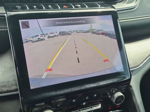 Used 2021 Jeep Grand Cherokee L Overland w/ Luxury Tech Group IV AWD/4WD image 26