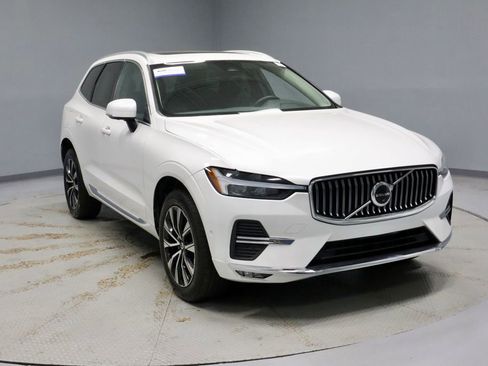 Used 2023 Volvo XC60 B5 Plus AWD/4WD image 1