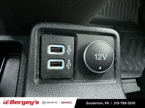 Used 2019 Ford Transit Connect XLT image 37