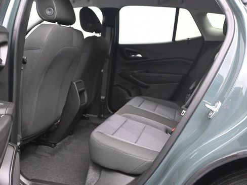 Used 2025 Chevrolet Trax LS FWD image 15