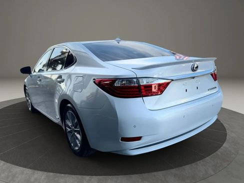 Used 2013 Lexus ES 300h w/ Luxury Pkg FWD image 7