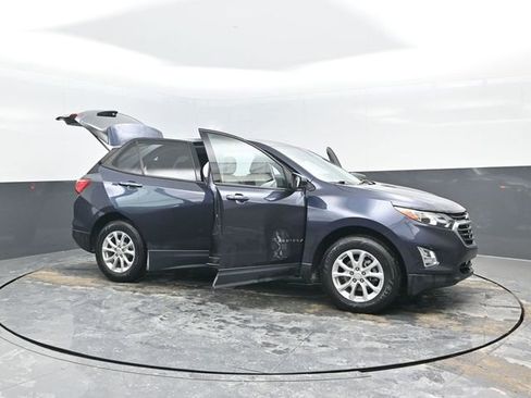 Used 2019 Chevrolet Equinox LS w/ LS Convenience Package image 34
