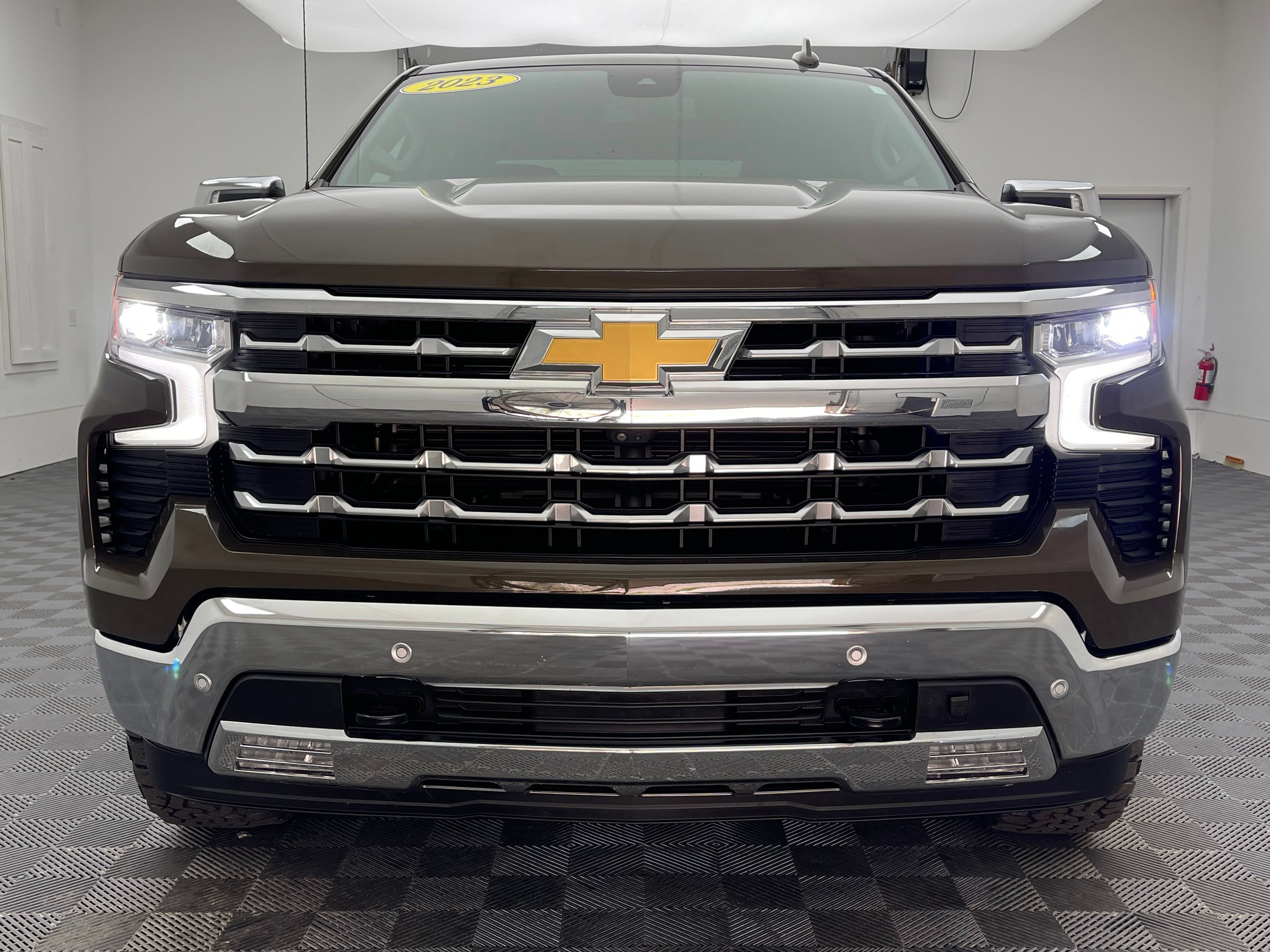 Used 2023 Chevrolet Silverado 1500 LTZ AWD/4WD image 12