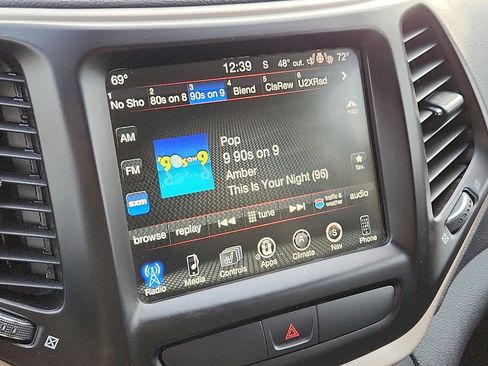 Certified 2017 Jeep Cherokee Limited image 19