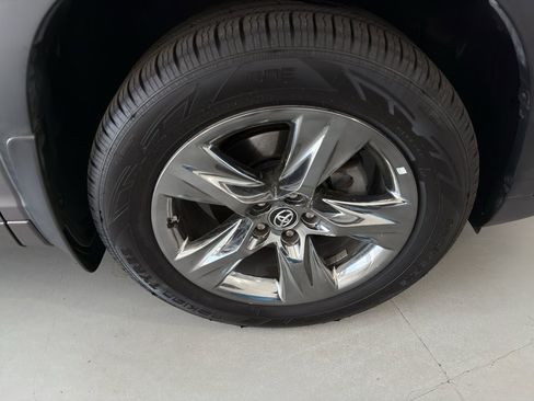 Used 2018 Toyota Highlander Limited Platinum image 15