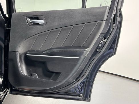 Used 2019 Dodge Charger SXT AWD/4WD image 9