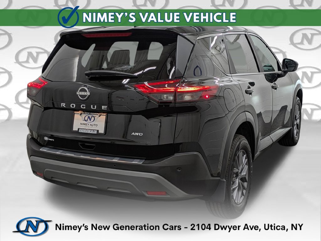 Used 2023 Nissan Rogue S AWD/4WD image 2