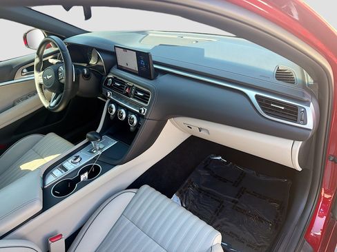 Used 2022 Genesis G70 3.3T AWD/4WD image 34