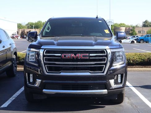 Used 2024 GMC Yukon XL SLT w/ SLT Luxury Package AWD/4WD image 2