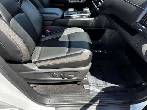 Used 2023 Nissan Pathfinder SL w/ SL Premium Package FWD image 57