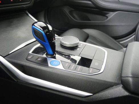 Used 2022 BMW i4 eDrive40 w/ Premium Package image 26