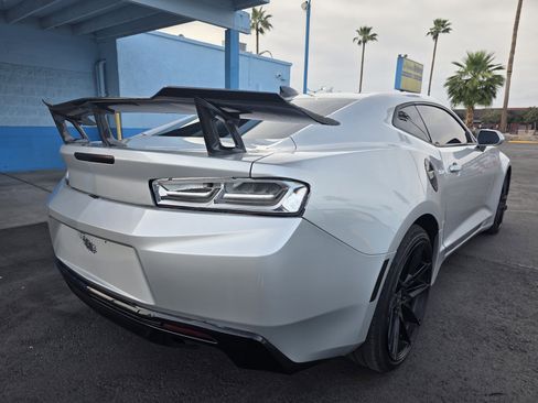 Used 2016 Chevrolet Camaro SS image 9